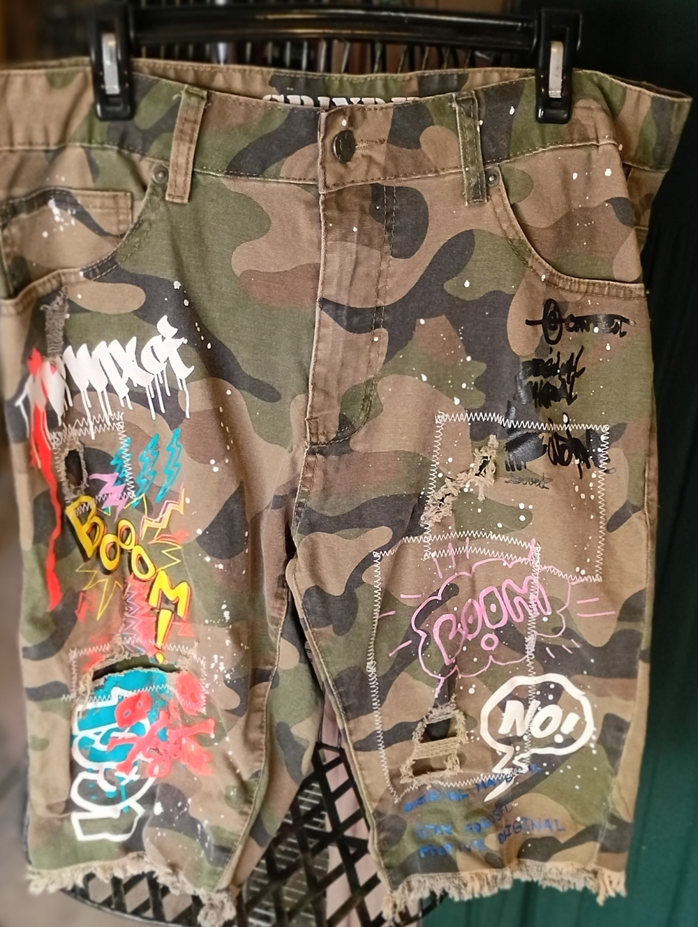 Camouflage Graphic Cargo Shorts in Green — Streetwear Style
